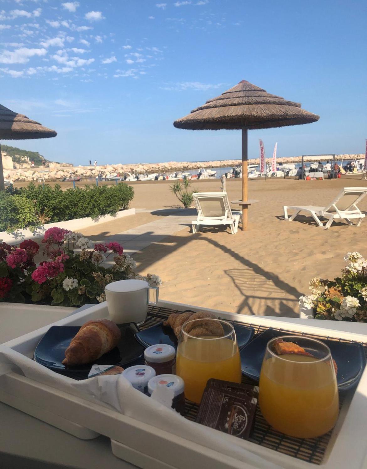 Marina Bay Beach Hotel Пешичи Екстериор снимка