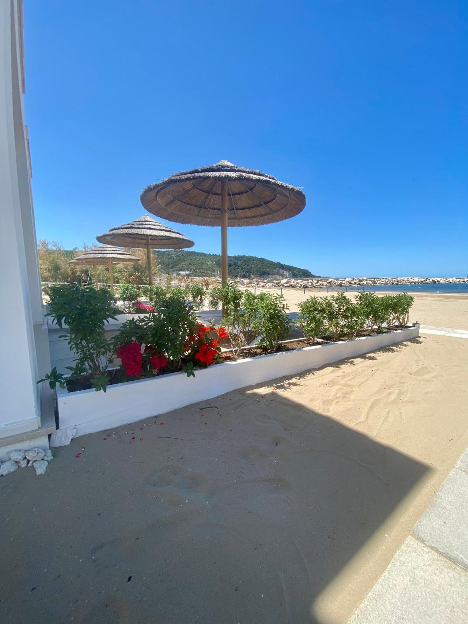 Marina Bay Beach Hotel Пешичи Екстериор снимка